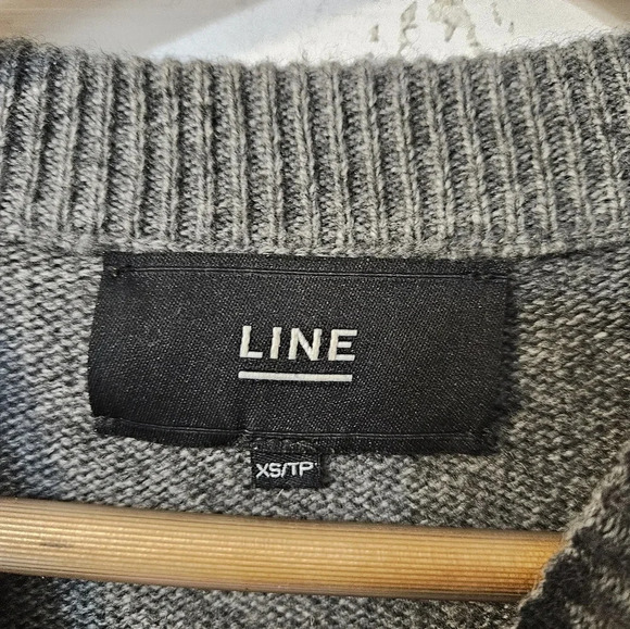 LINE ANIMAL PRINT SWEATER - Picture 2 of 4